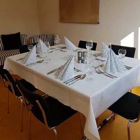 Hotel Zum Weissen Ross 3*