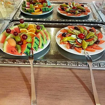 祖姆维森罗斯酒店
