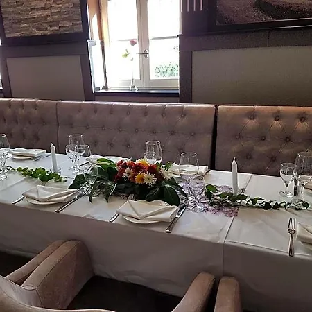 祖姆维森罗斯酒店 酒店 3*